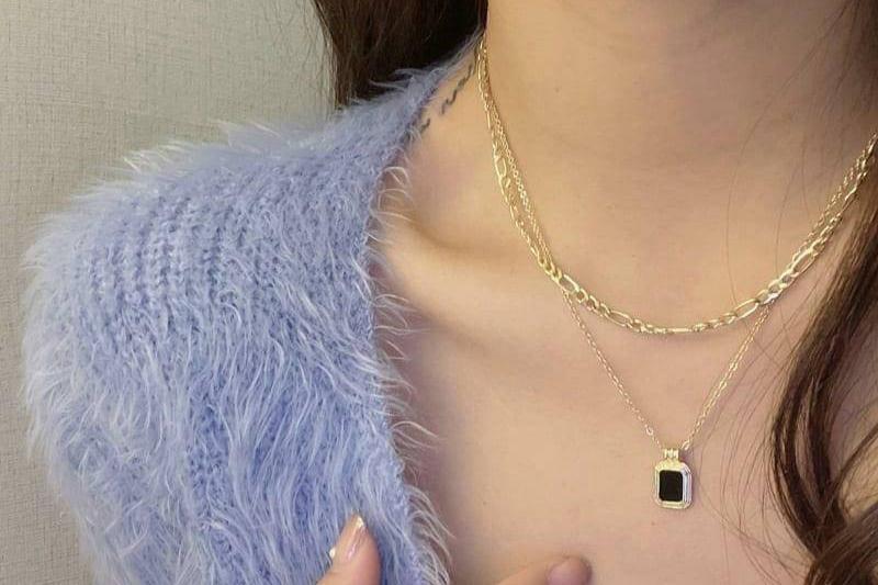 LAYERED CHINA NACKLACE