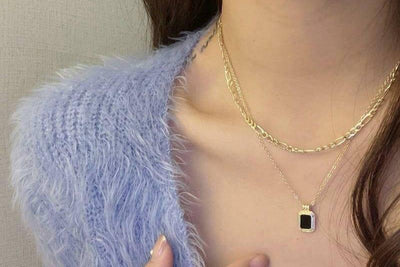 LAYERED CHINA NACKLACE