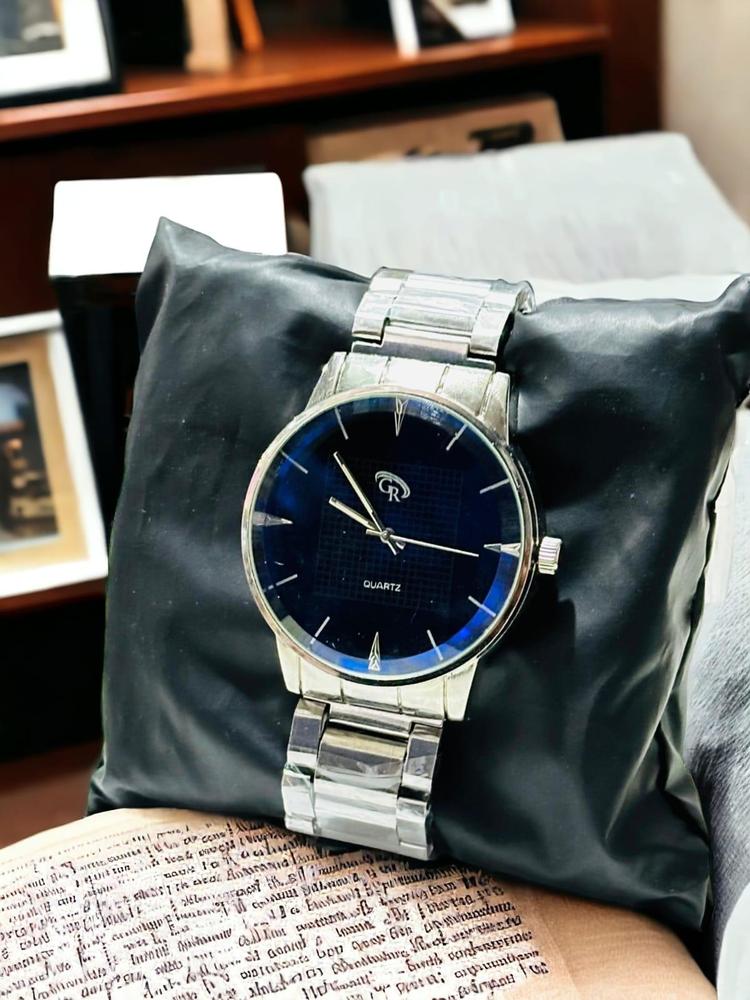 Men,s casual analogue watch